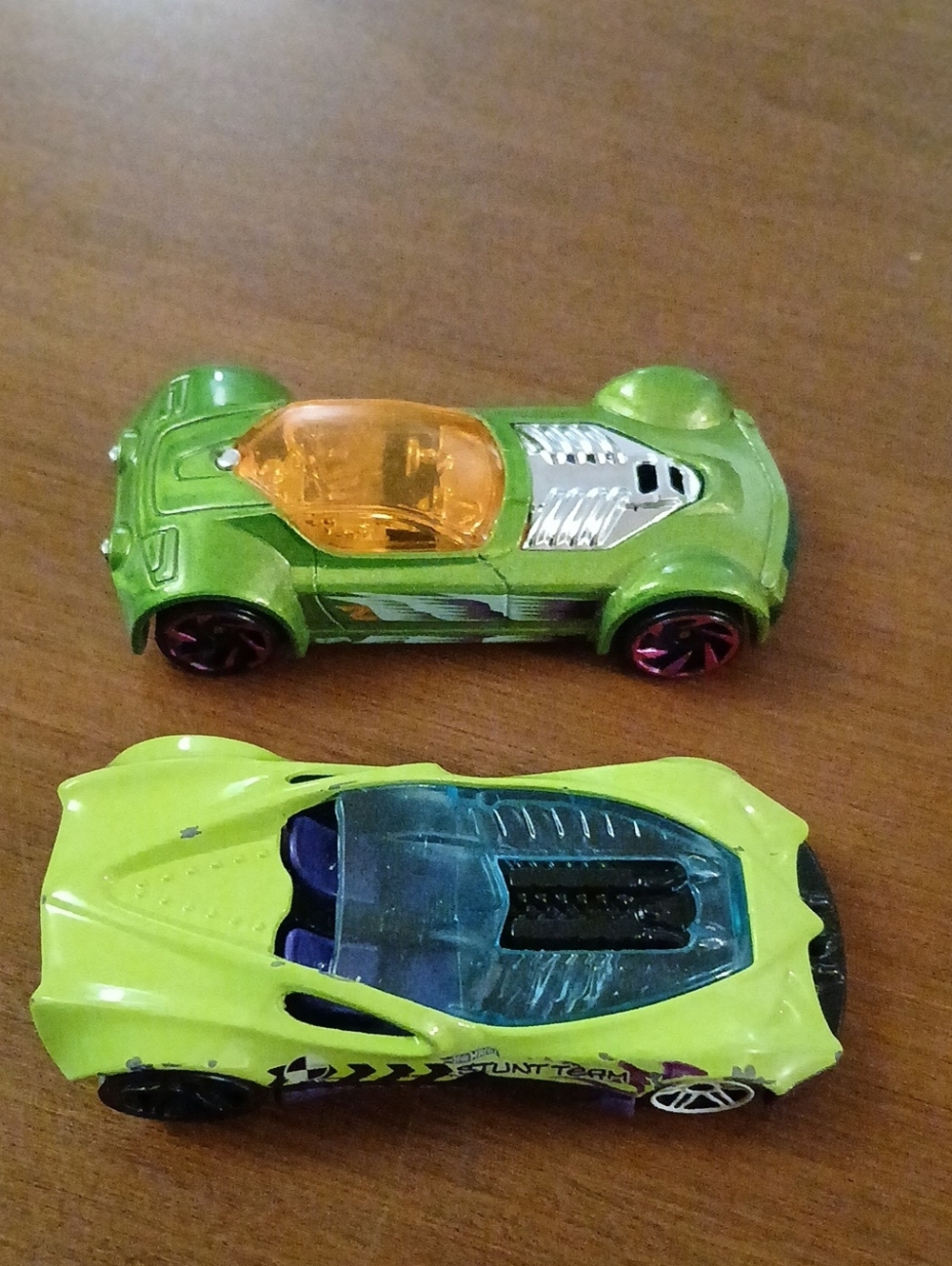 Lot Of 2 Hot Wheels Sports Cars Green 2003, 2014